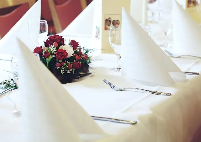 Bergschloesschen Отель Зиммерн